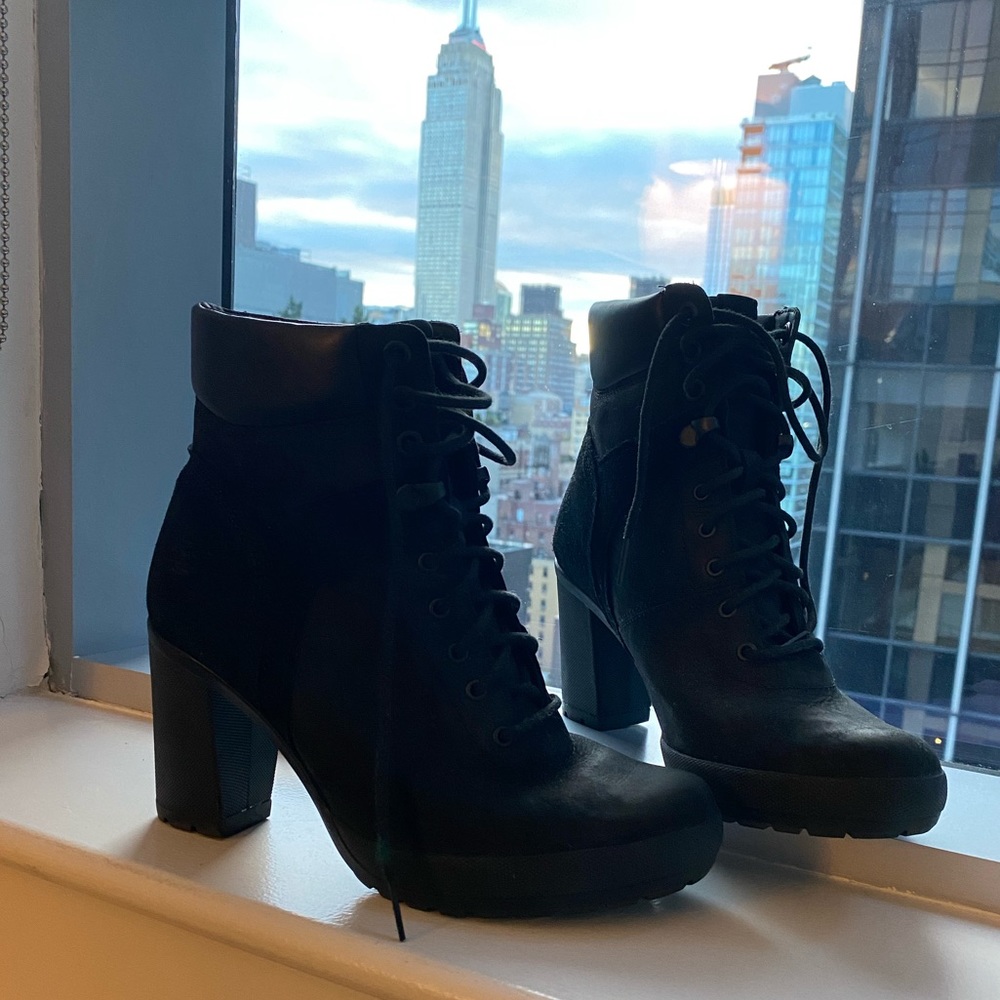 NWOT Timberland heels weatherproof winter shoes Black 8 39 Lace up boots